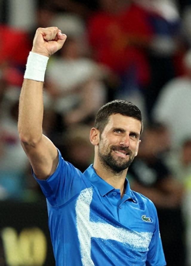 捷克田径选手勇夺冠军，笑逐颜开的简单介绍