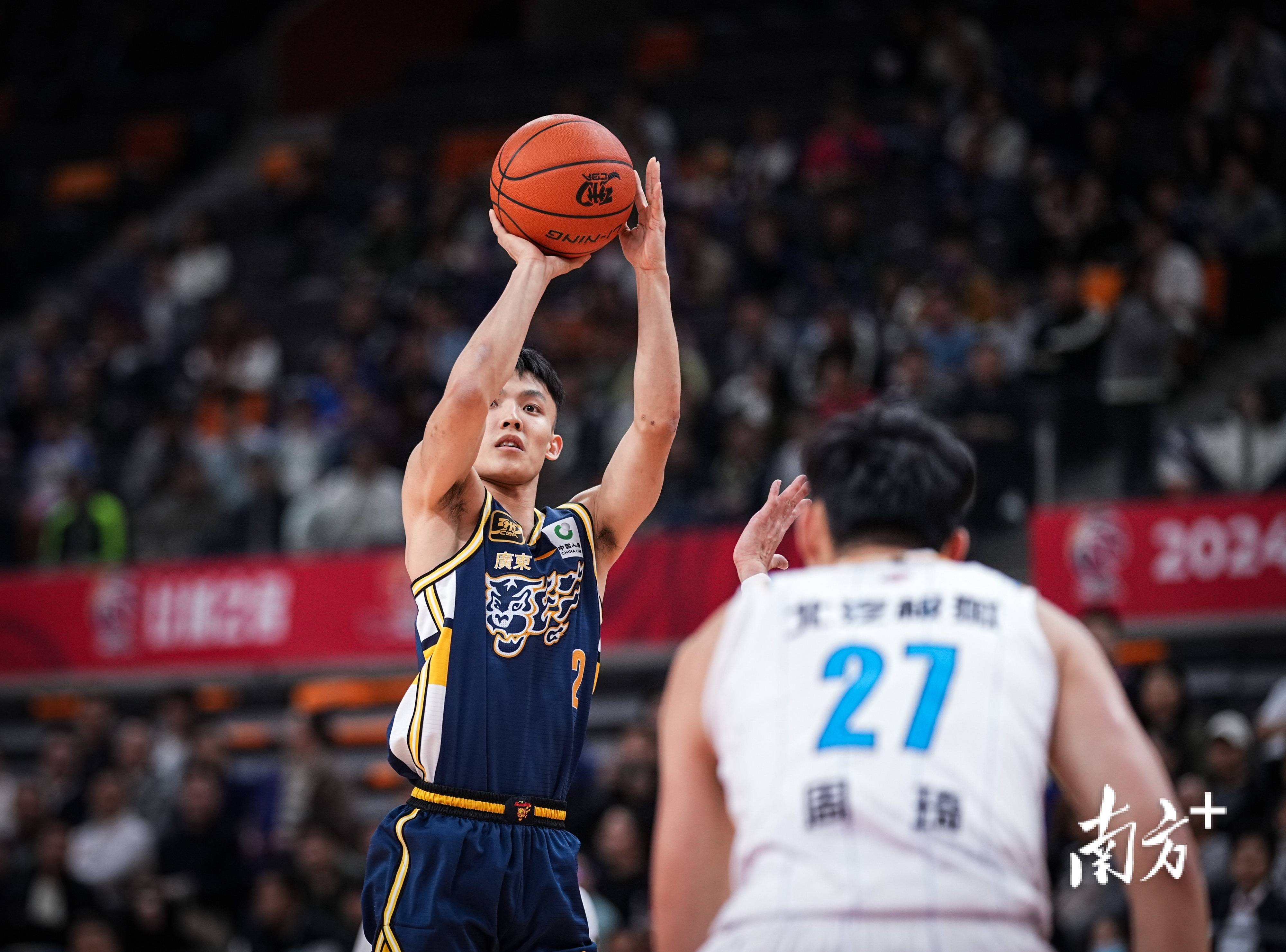 广州男篮客场不敌广东男篮，遭遇连败