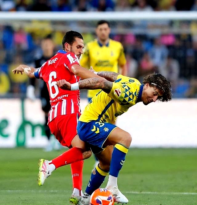 包含巴萨错失单刀球，国安门将神勇扑救成最大功臣！的词条