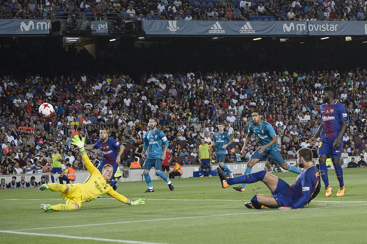 包含战术奏效！阿贾克斯双翼齐飞压制姆巴佩整场无力还手！的词条