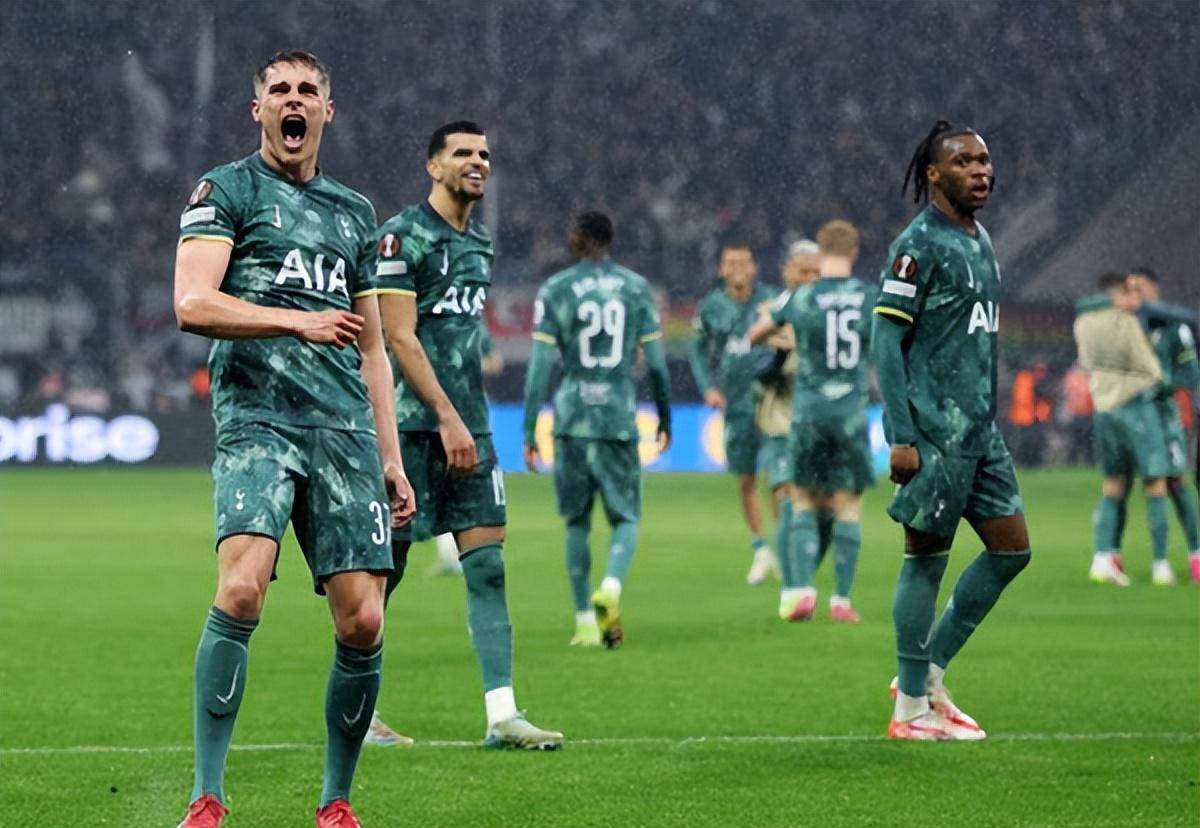 包含Ning在曼联比赛中回归赛场，逆转引发热议！的词条